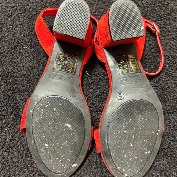 Red suede shoes - Picture 3 of 8